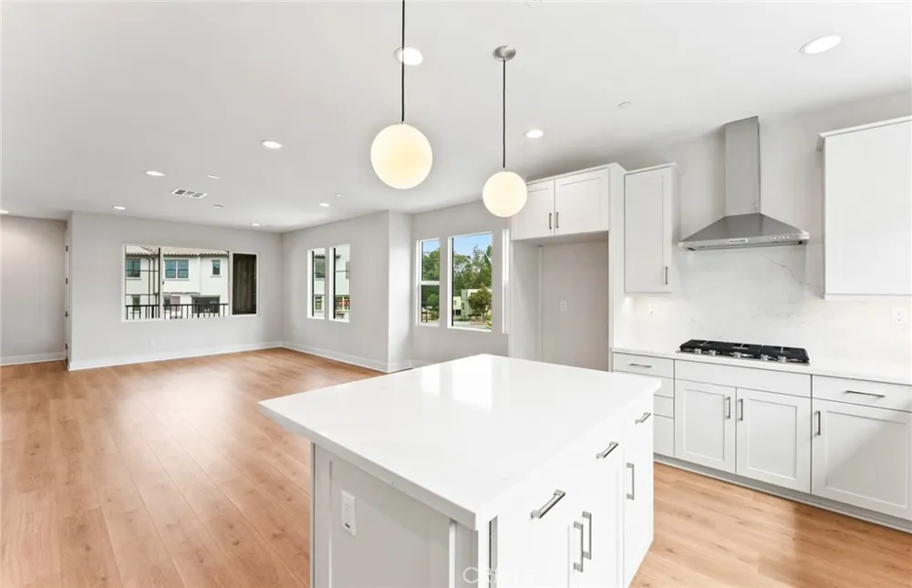 100 Pickwick Lane Burbank, CA 91506