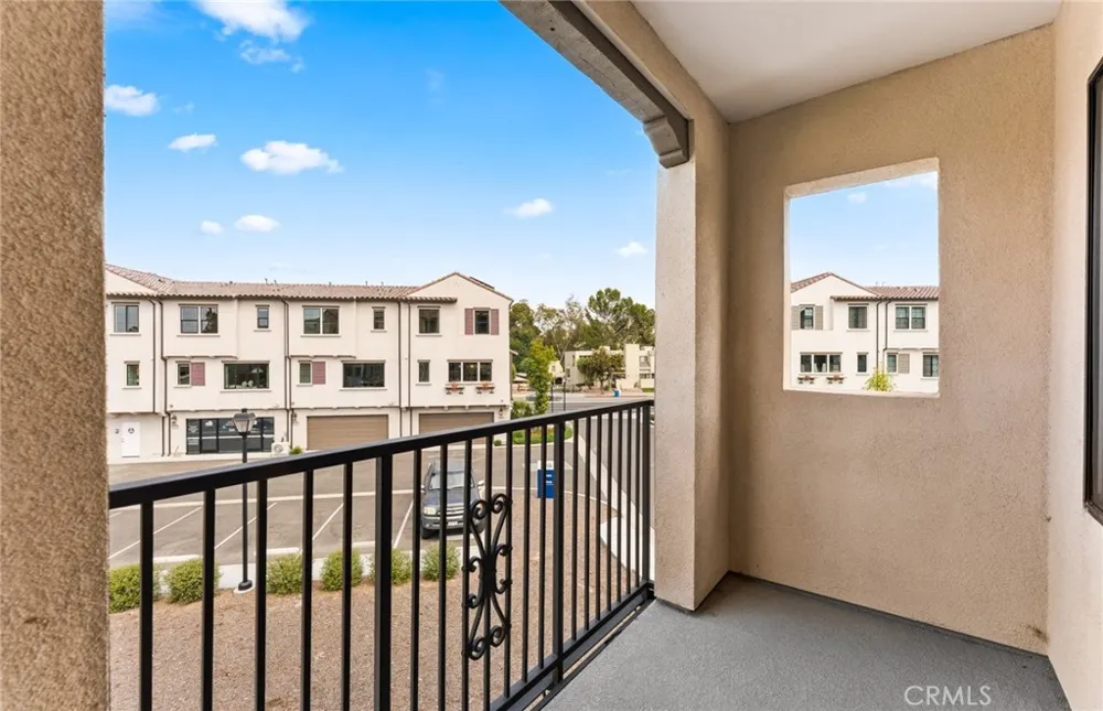 100 Pickwick Lane Burbank, CA 91506