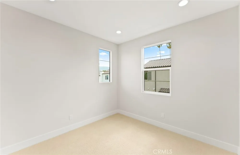 100 Pickwick Lane Burbank, CA 91506