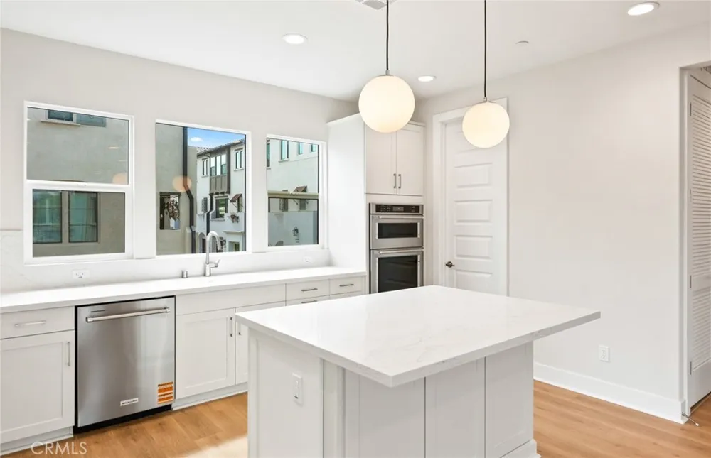 100 Pickwick Lane Burbank, CA 91506