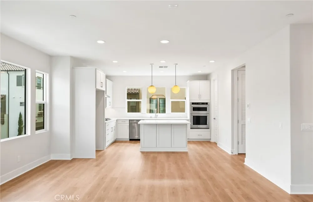 100 Pickwick Lane Burbank, CA 91506