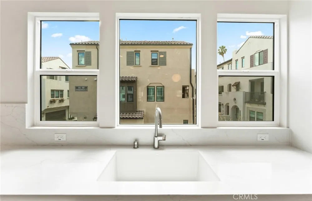 100 Pickwick Lane Burbank, CA 91506