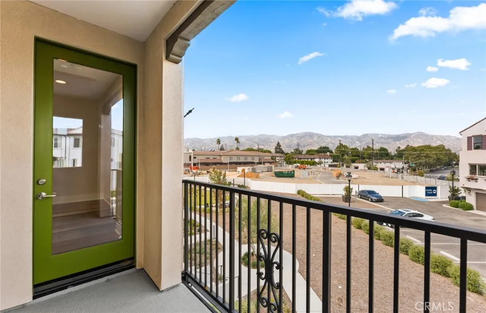 100 Pickwick Lane Burbank, CA 91506