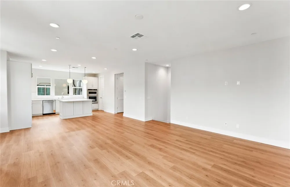 100 Pickwick Lane Burbank, CA 91506