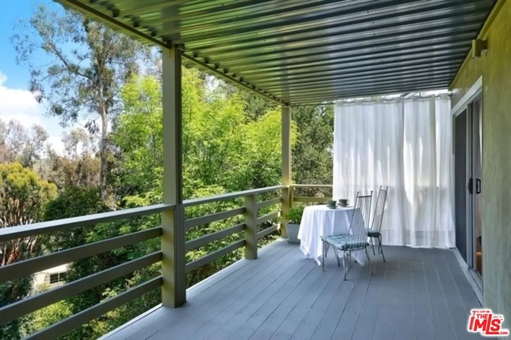 838 Las Casas Avenue Los Angeles, CA 90272