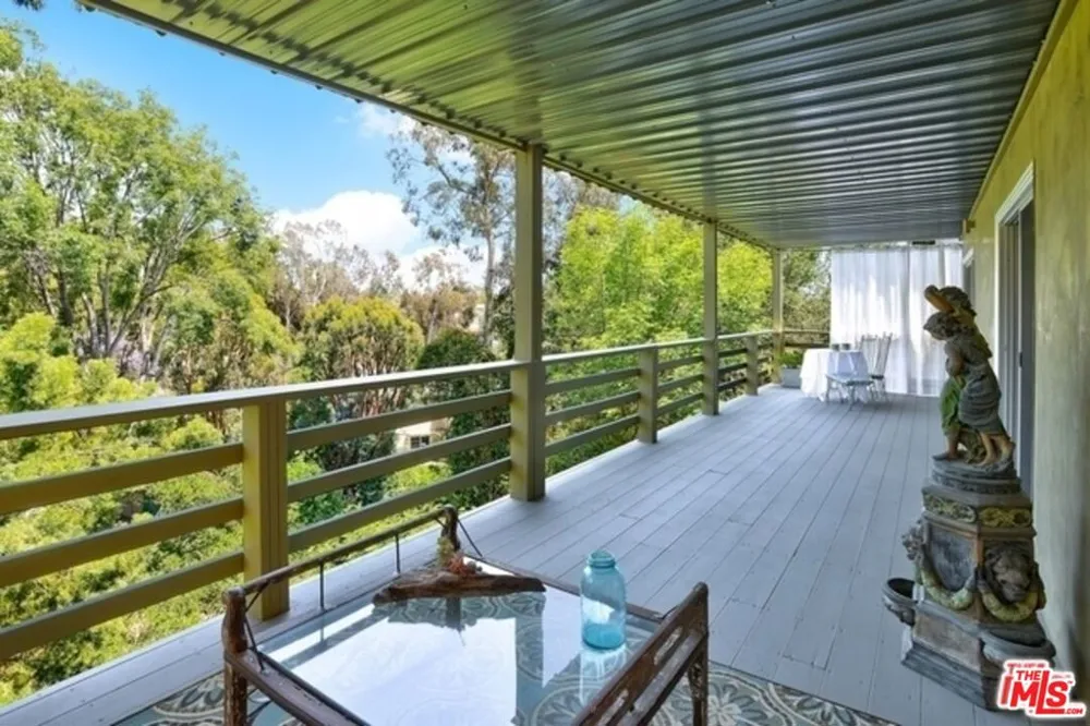838 Las Casas Avenue Los Angeles, CA 90272