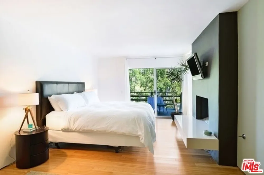 838 Las Casas Avenue Los Angeles, CA 90272