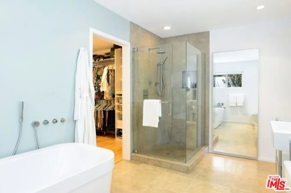 838 Las Casas Avenue Los Angeles, CA 90272