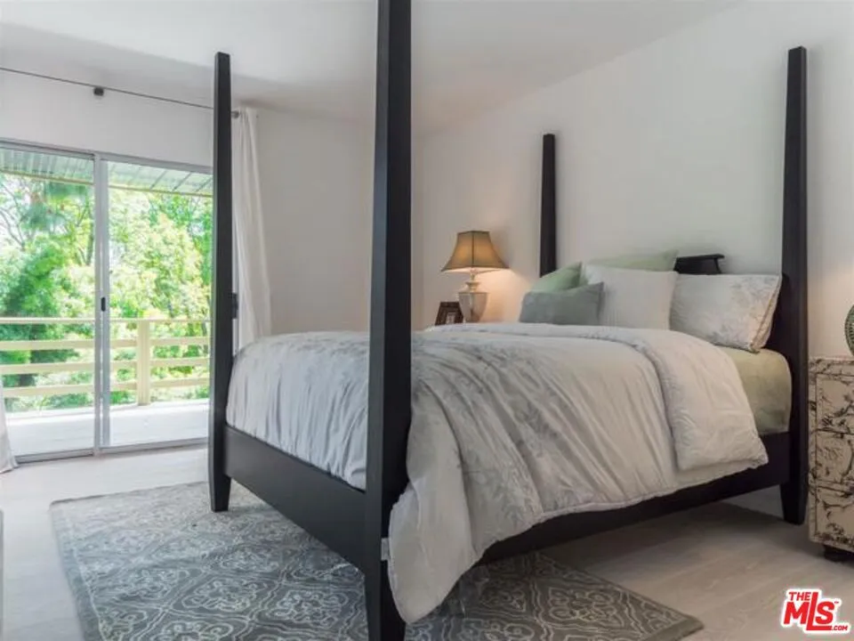 838 Las Casas Avenue Los Angeles, CA 90272