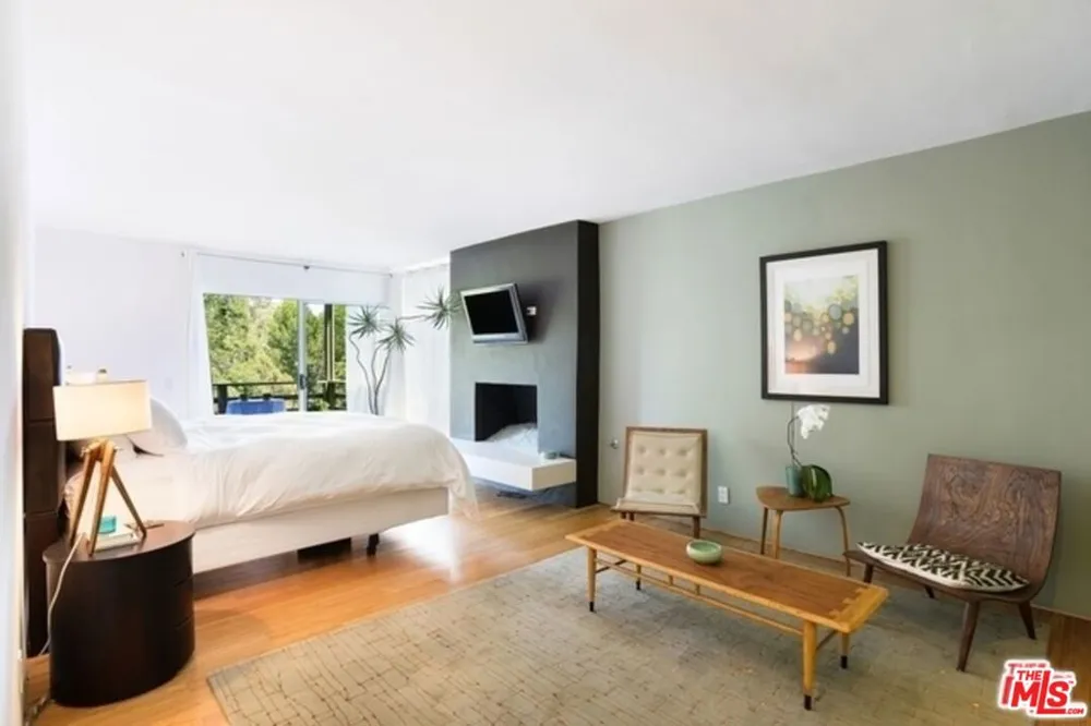 838 Las Casas Avenue Los Angeles, CA 90272