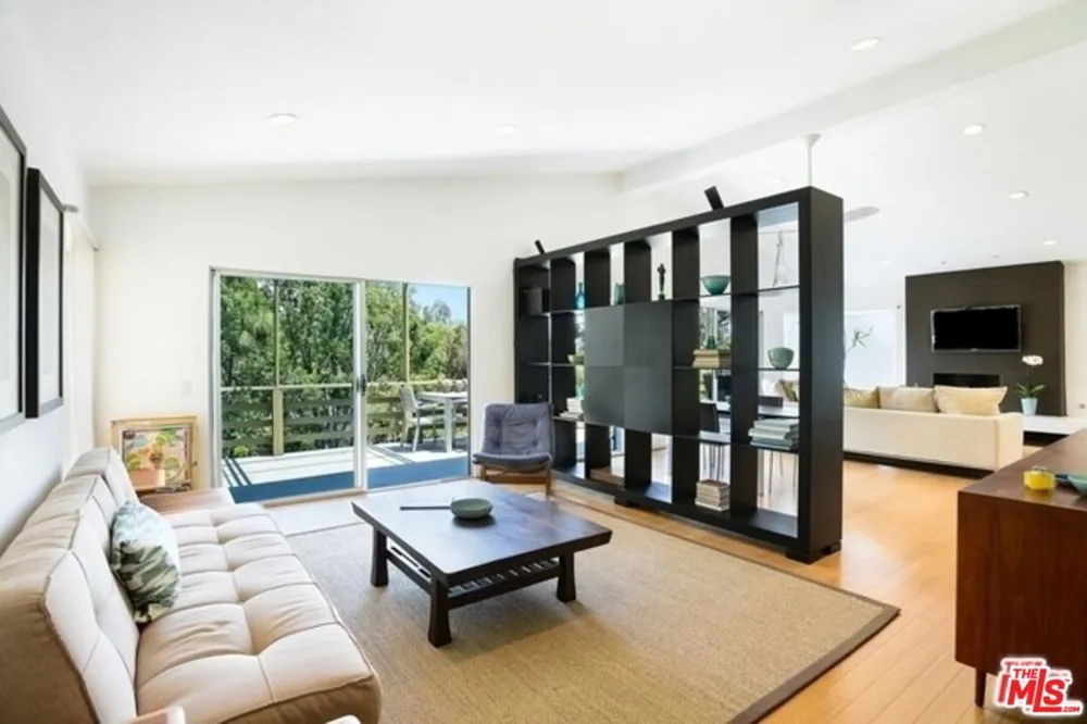 838 Las Casas Avenue Los Angeles, CA 90272
