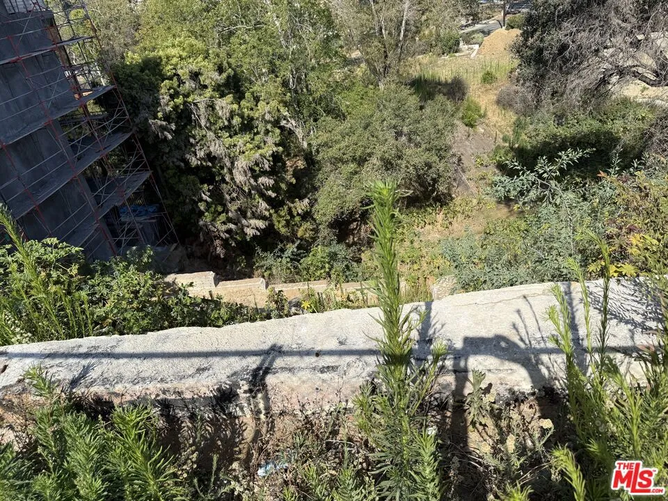 838 Las Casas Avenue Los Angeles, CA 90272