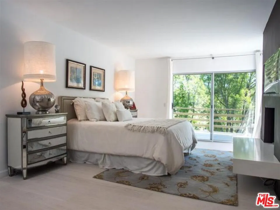 838 Las Casas Avenue Los Angeles, CA 90272