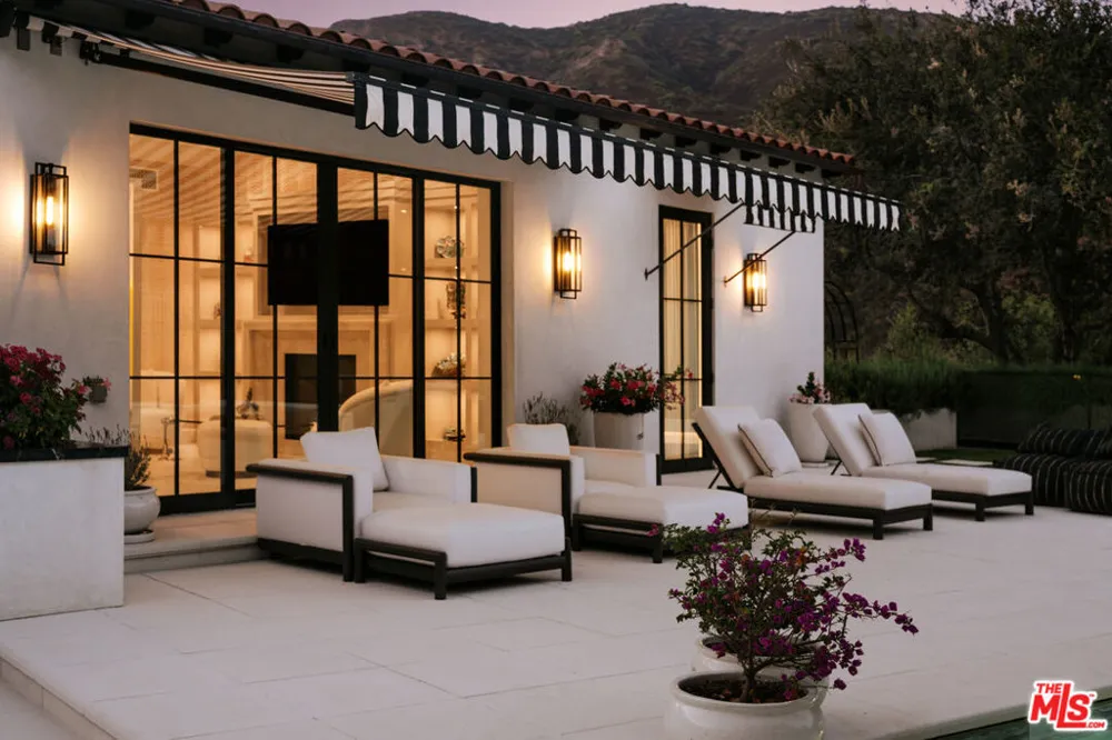 1445 Via Cresta Pacific Palisades, CA 90272