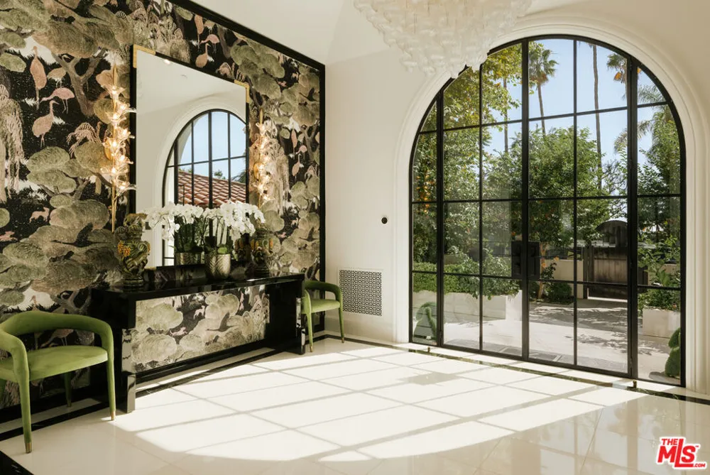 1445 Via Cresta Pacific Palisades, CA 90272