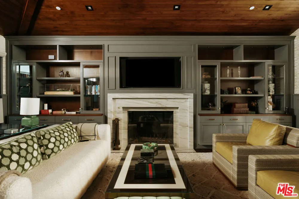 1445 Via Cresta Pacific Palisades, CA 90272