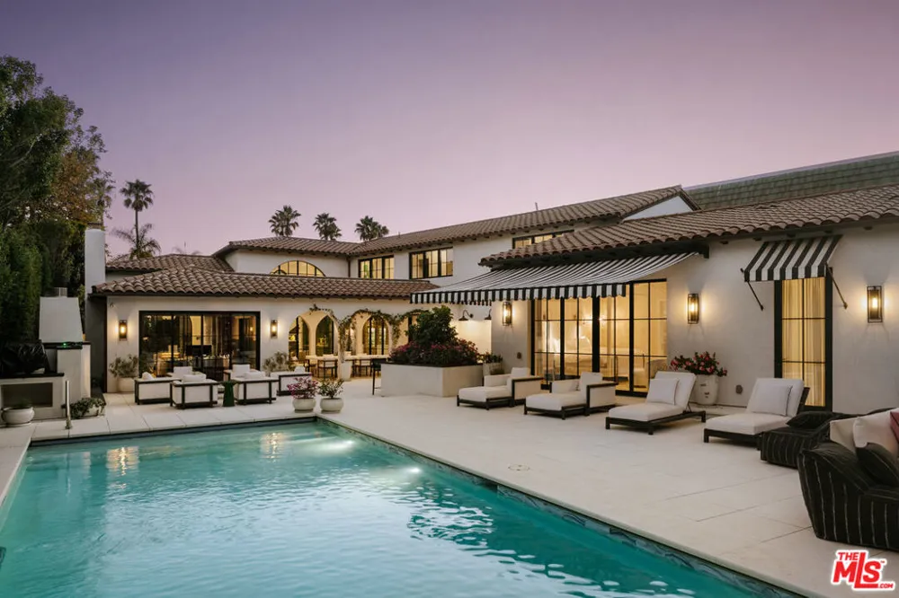 1445 Via Cresta Pacific Palisades, CA 90272