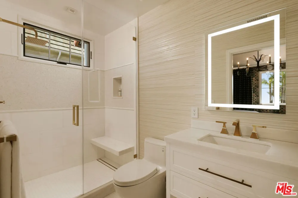1445 Via Cresta Pacific Palisades, CA 90272