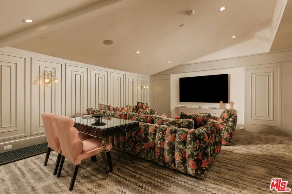 1445 Via Cresta Pacific Palisades, CA 90272