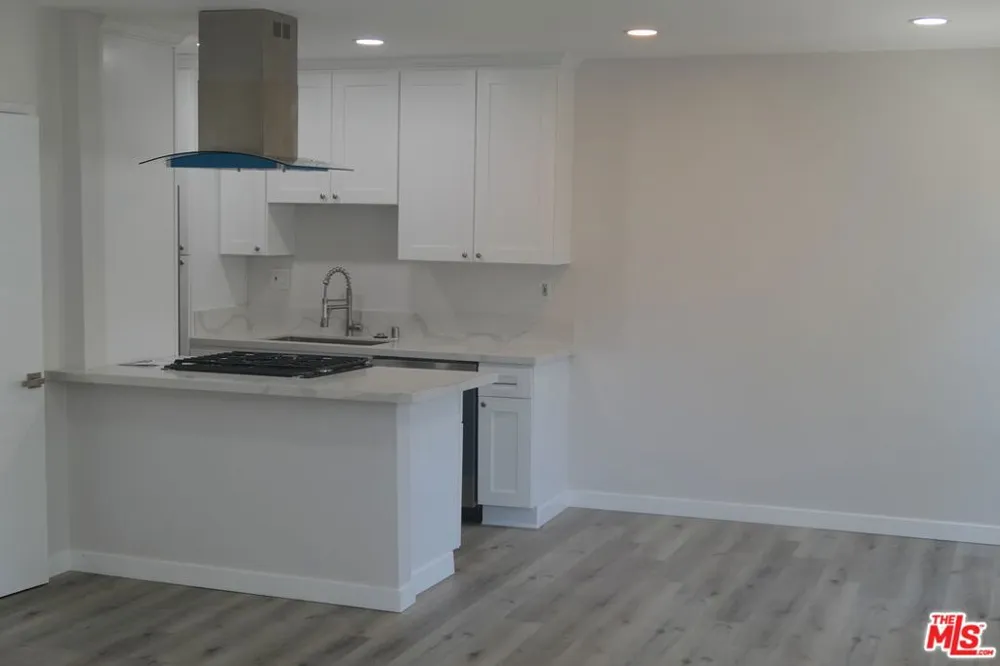 10836 CAMARILLO STREET #2 North Hollywood, CA 91602