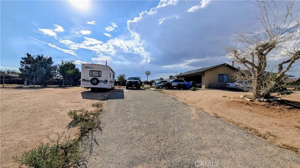 11746 Mohawk Road Apple Valley, CA 92308
