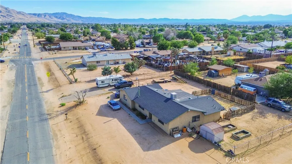11746 Mohawk Road Apple Valley, CA 92308