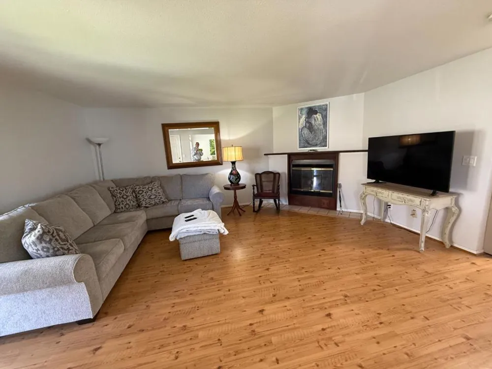 30 W San Joaquin Street #5 Salinas, CA 93901