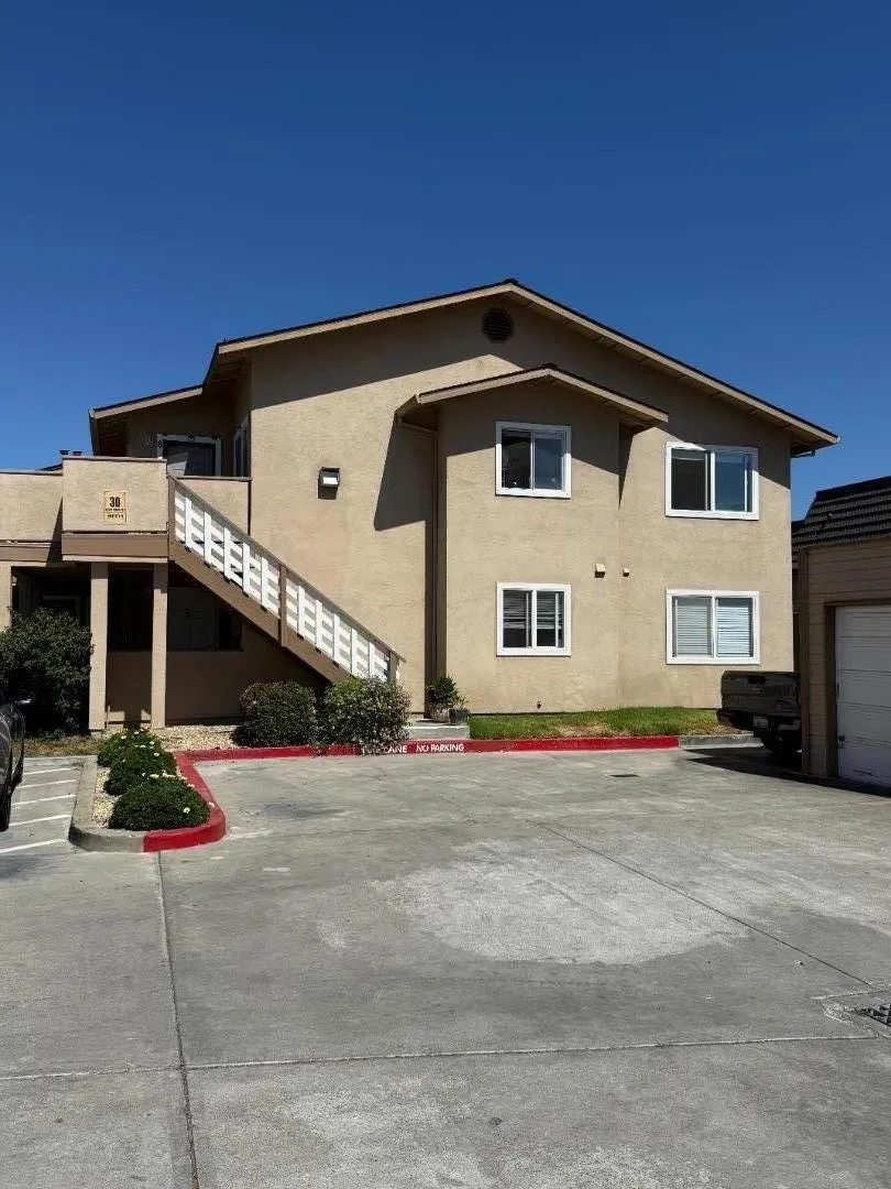 30 W San Joaquin Street #5 Salinas, CA 93901