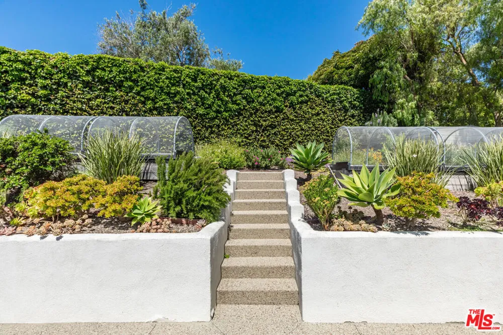 28901 Boniface Drive Malibu, CA 90265