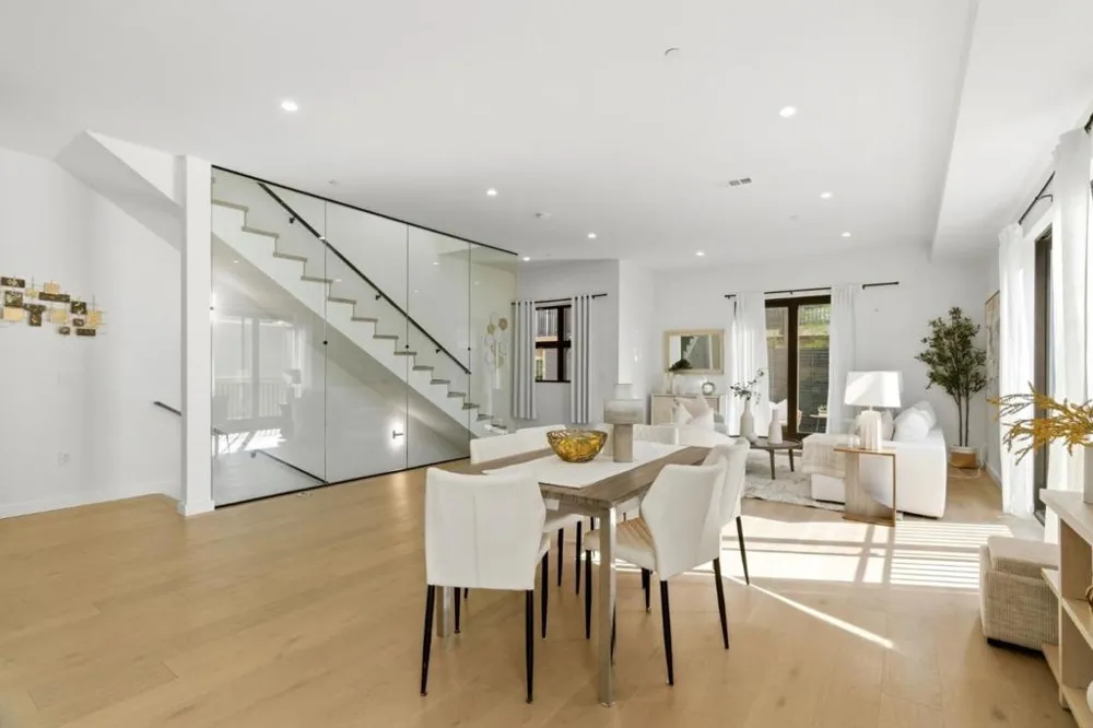 914 Woodside Redwood City, CA 94061