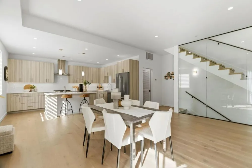 914 Woodside Redwood City, CA 94061