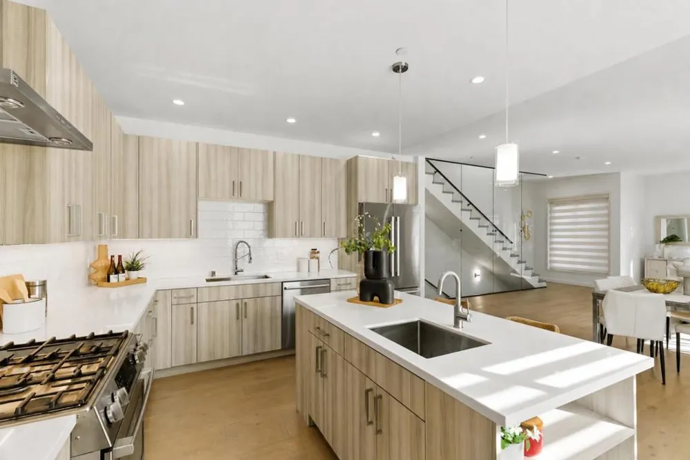914 Woodside Redwood City, CA 94061