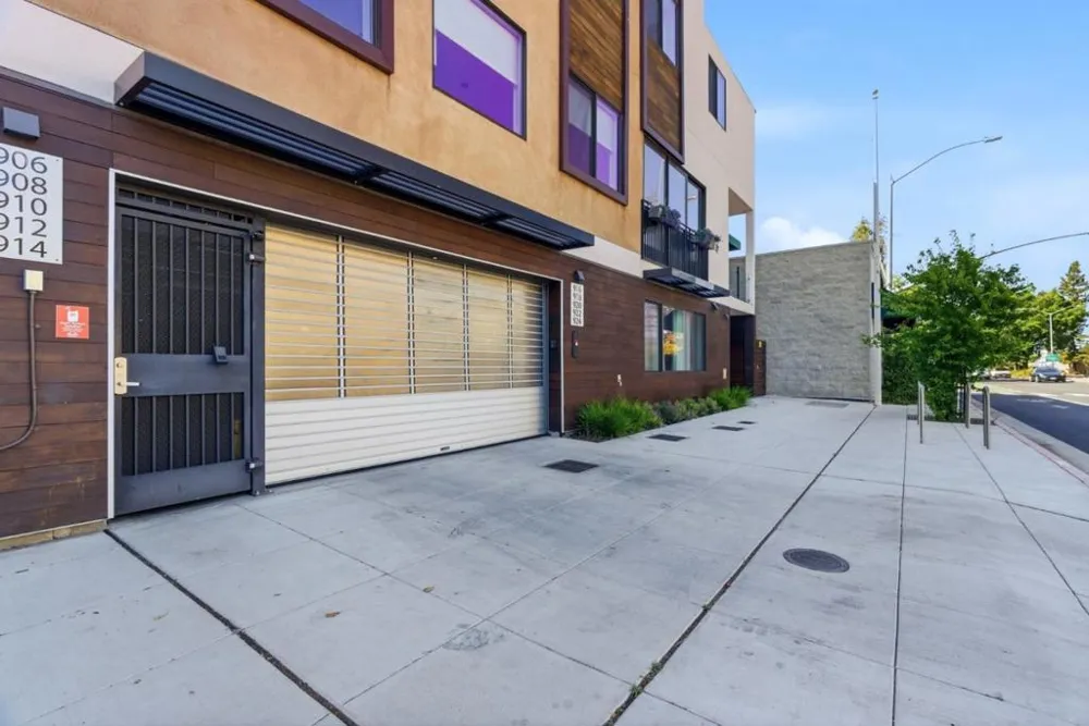 914 Woodside Redwood City, CA 94061