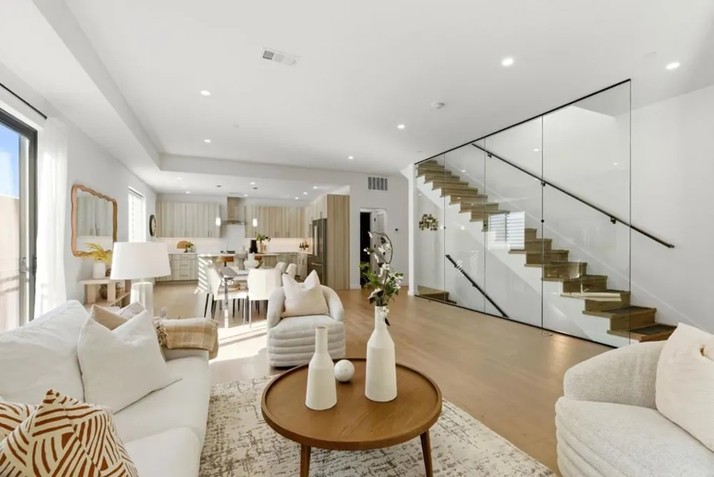 914 Woodside Redwood City, CA 94061