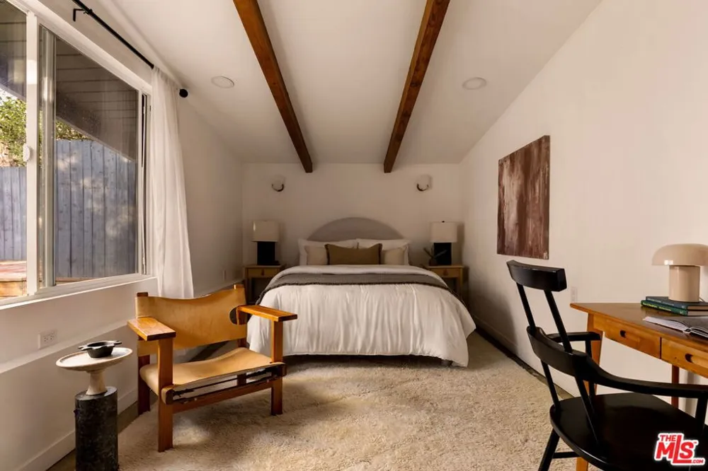 24647 Mulholland Highway Calabasas, CA 91302