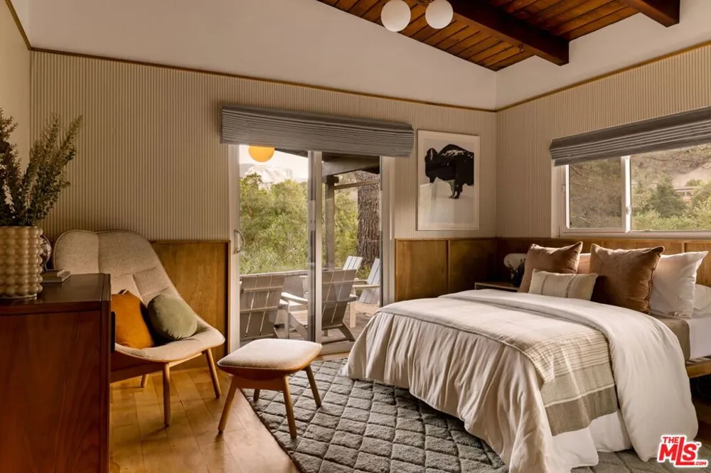 24647 Mulholland Highway Calabasas, CA 91302
