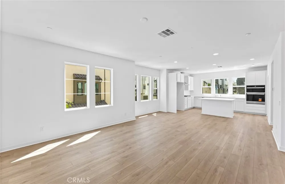 108 Pickwick Lane Court Burbank, CA 91506