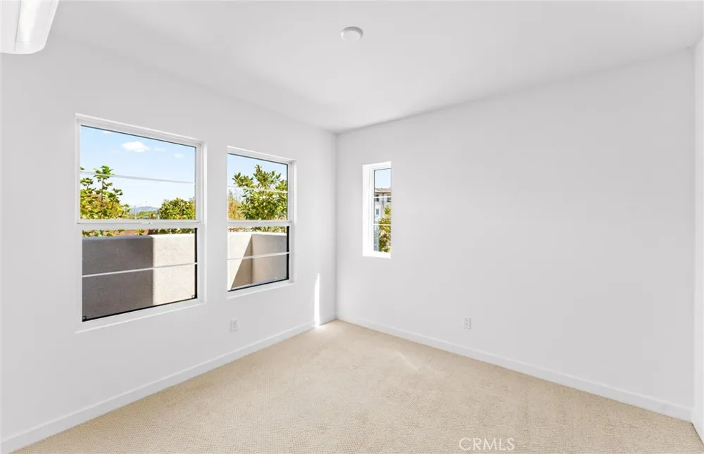 108 Pickwick Lane Court Burbank, CA 91506