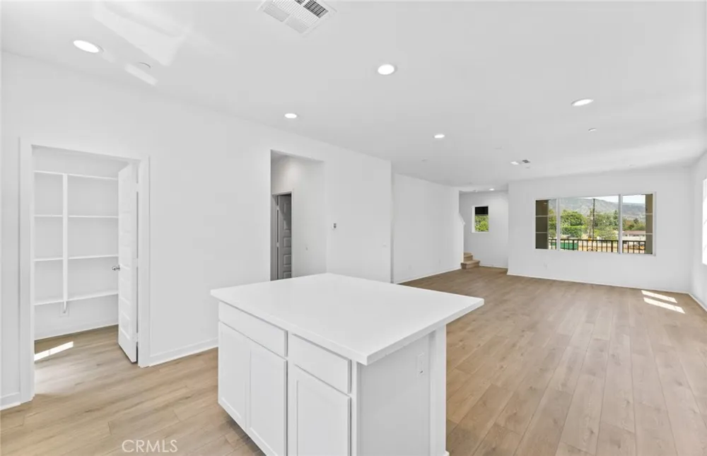 108 Pickwick Lane Court Burbank, CA 91506