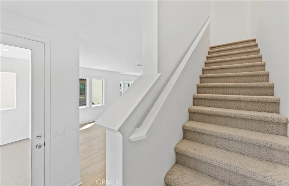 108 Pickwick Lane Court Burbank, CA 91506