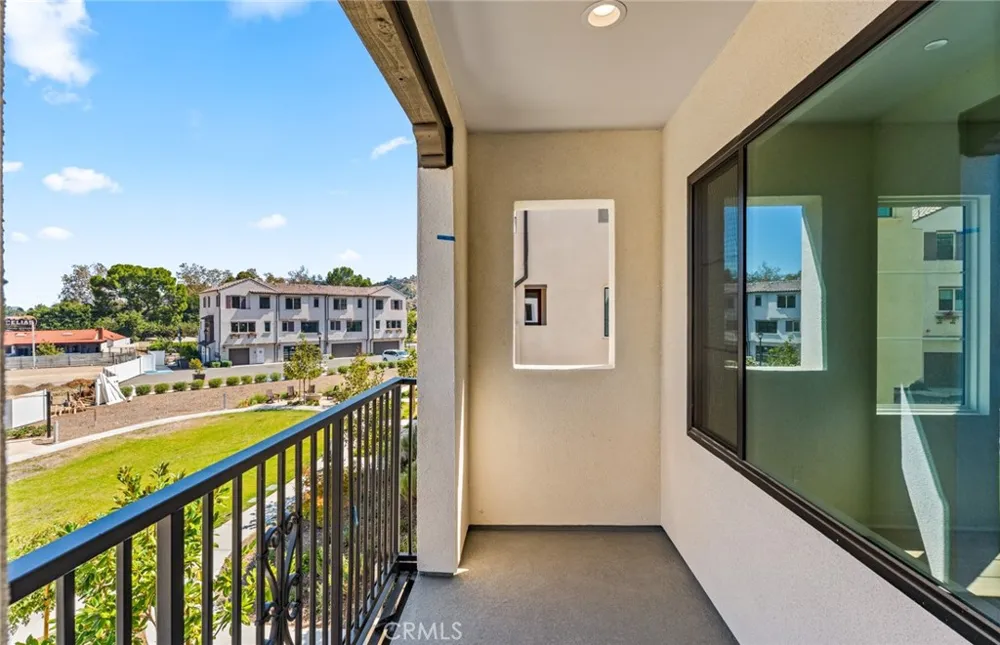108 Pickwick Lane Court Burbank, CA 91506