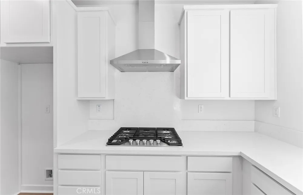 108 Pickwick Lane Court Burbank, CA 91506