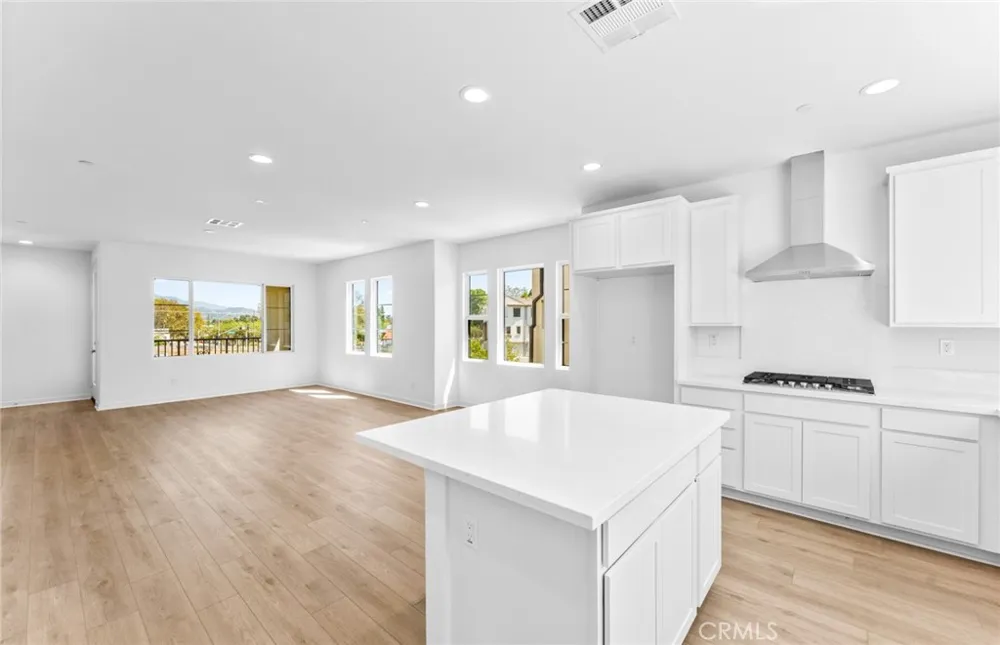 108 Pickwick Lane Court Burbank, CA 91506