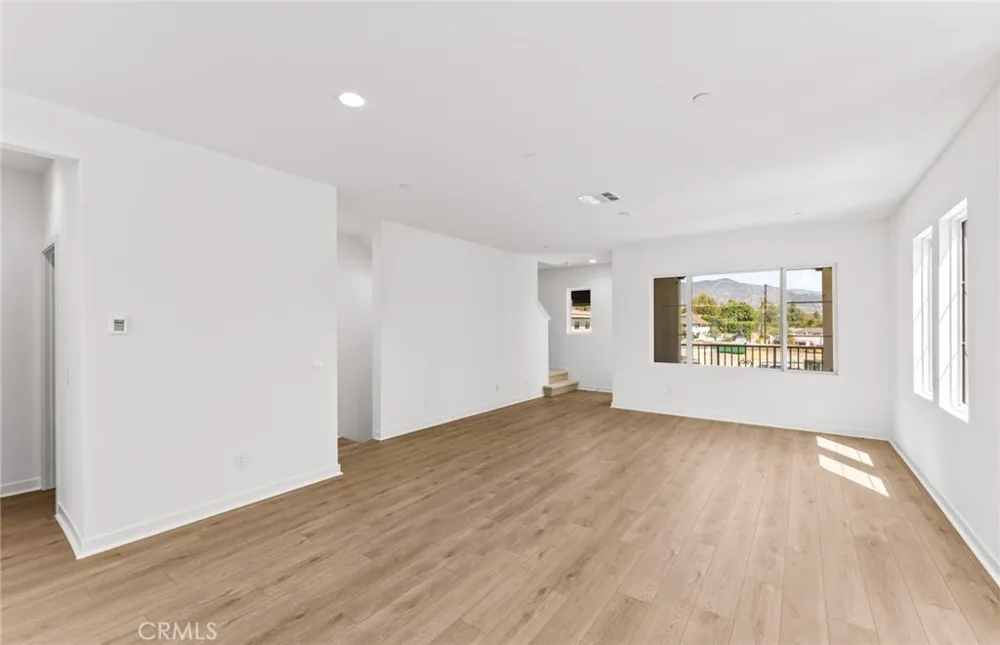 108 Pickwick Lane Court Burbank, CA 91506