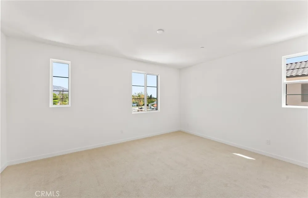 108 Pickwick Lane Court Burbank, CA 91506