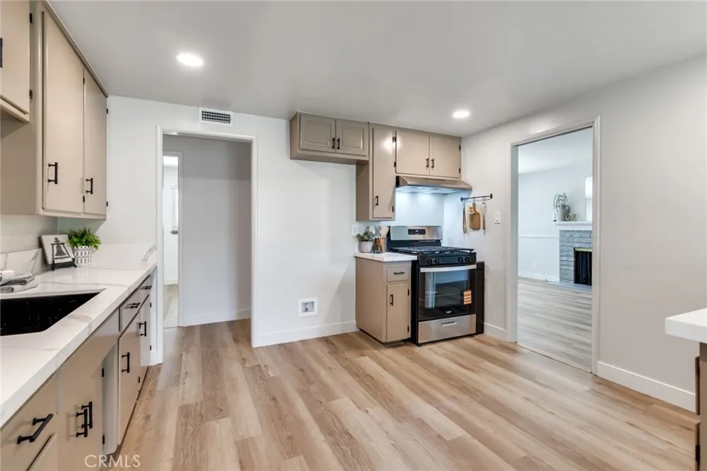 6295 Banner Court Riverside, CA 92504