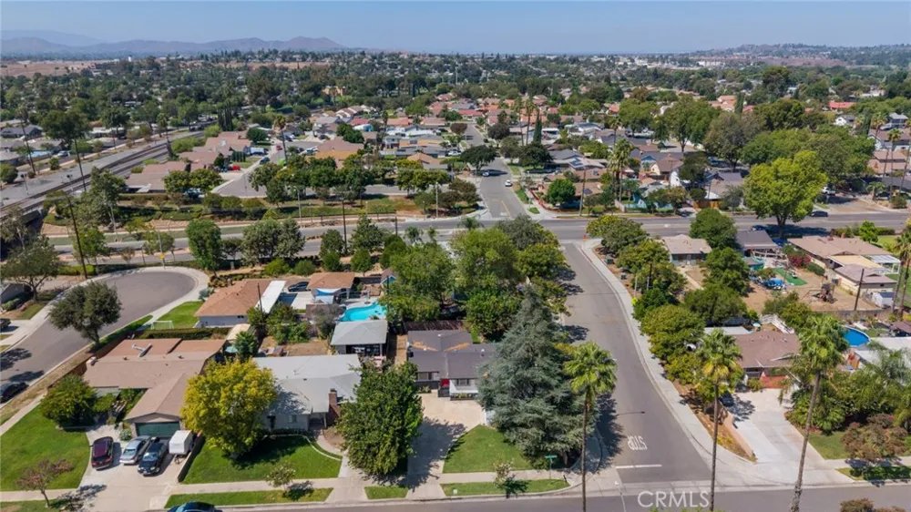 6295 Banner Court Riverside, CA 92504