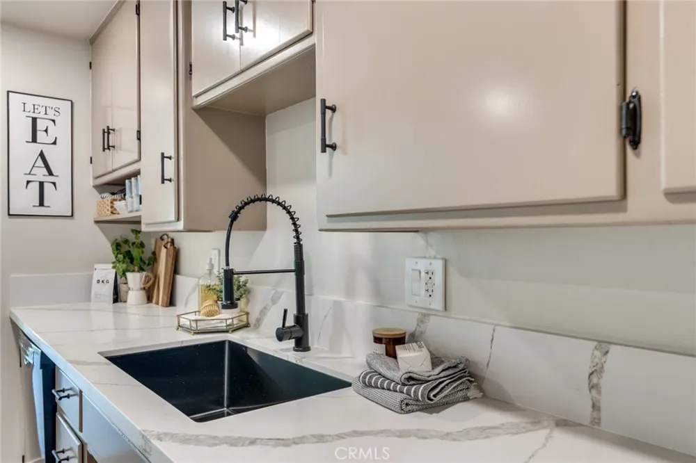 6295 Banner Court Riverside, CA 92504