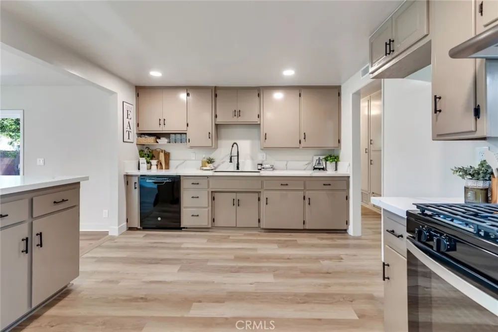 6295 Banner Court Riverside, CA 92504