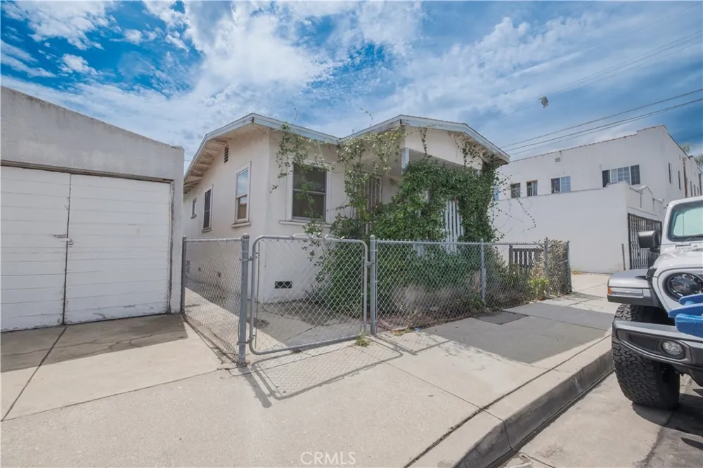 5716 Hubbard Los Angeles, CA 90022